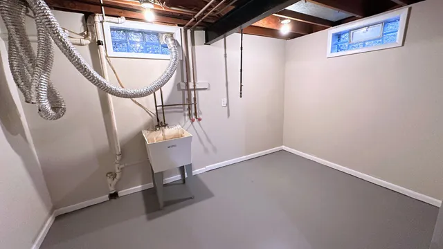 $227,000 | 944 East 163rd Place, South Holland, IL 60473