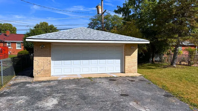 $227,000 | 944 East 163rd Place, South Holland, IL 60473