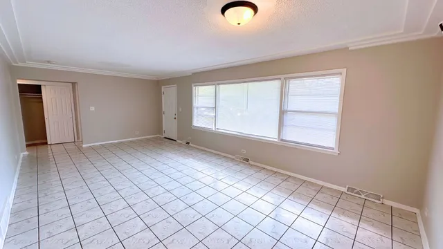 $227,000 | 944 East 163rd Place, South Holland, IL 60473