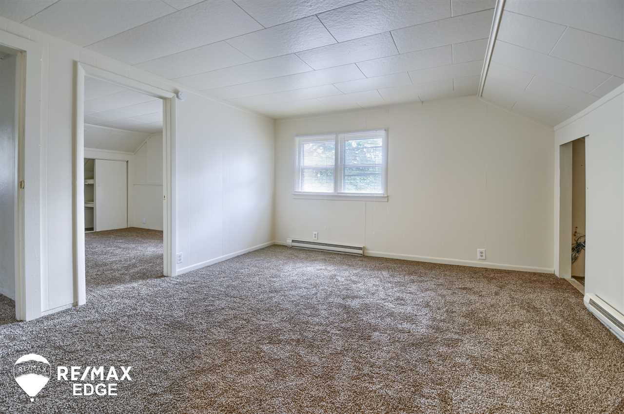 6037 North Irish Road Davison, MI 48423 - Photo 18 of 32 31391485-17.JPG