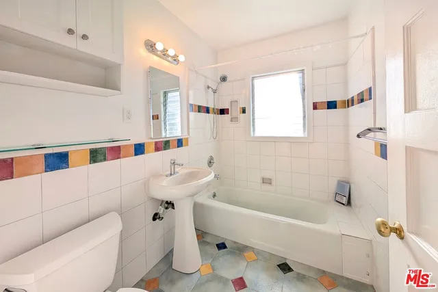 $4,295 | 942 Lincoln Boulevard, Unit A, Santa Monica, CA 90403