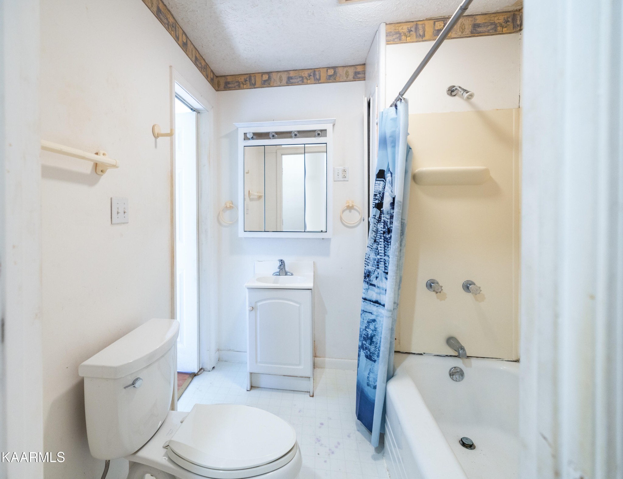 372 Raccoon Valley Road, Unit 1 Maynardville, TN 37807 - Photo 20 of 42 a bathroom with a toilet and a shower