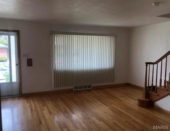 $1,200 | 8412 Winzenburg Drive, Richmond Heights, MO 63117