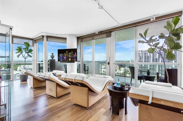 $4,975,000 | 101 20th Street, Unit 3806, Miami Beach, FL 33139