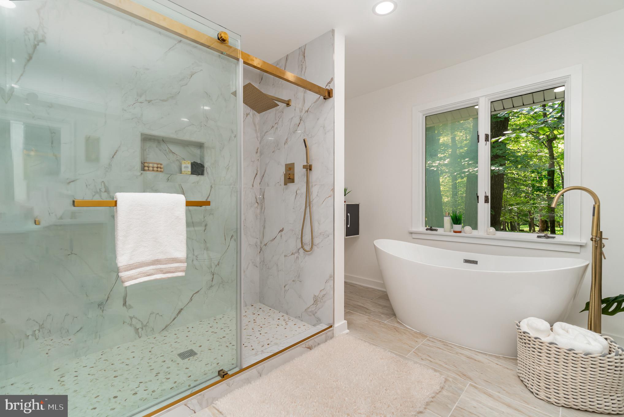 555 Hilltop Road Hummelstown, PA 17036 - Photo 34 of 56 a bathroom with a bathtub and shower