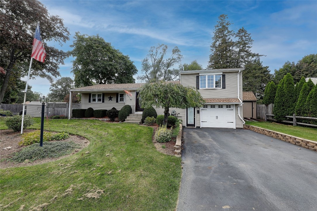 51 Montcalm Road Warwick, RI 02889 - Photo 2 of 26 Gallery Image 2