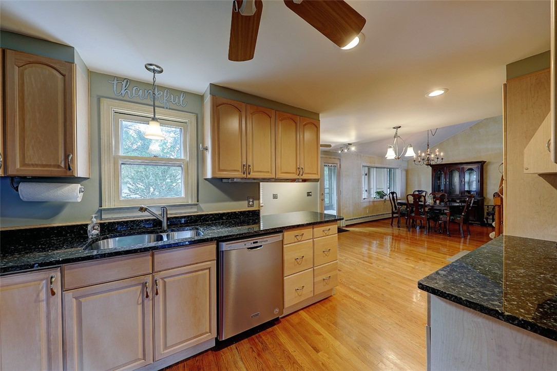 51 Montcalm Road Warwick, RI 02889 - Photo 6 of 26 Gallery Image 6