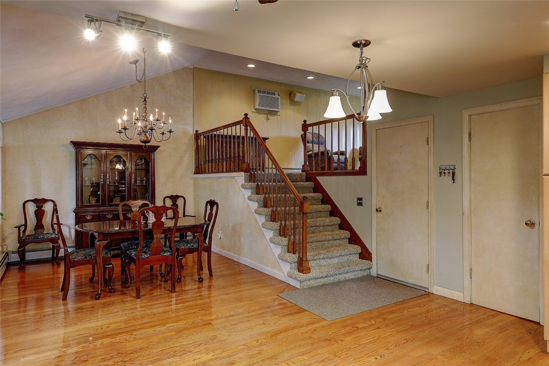 51 Montcalm Road Warwick, RI 02889 - Photo 8 of 26 Gallery Image 8