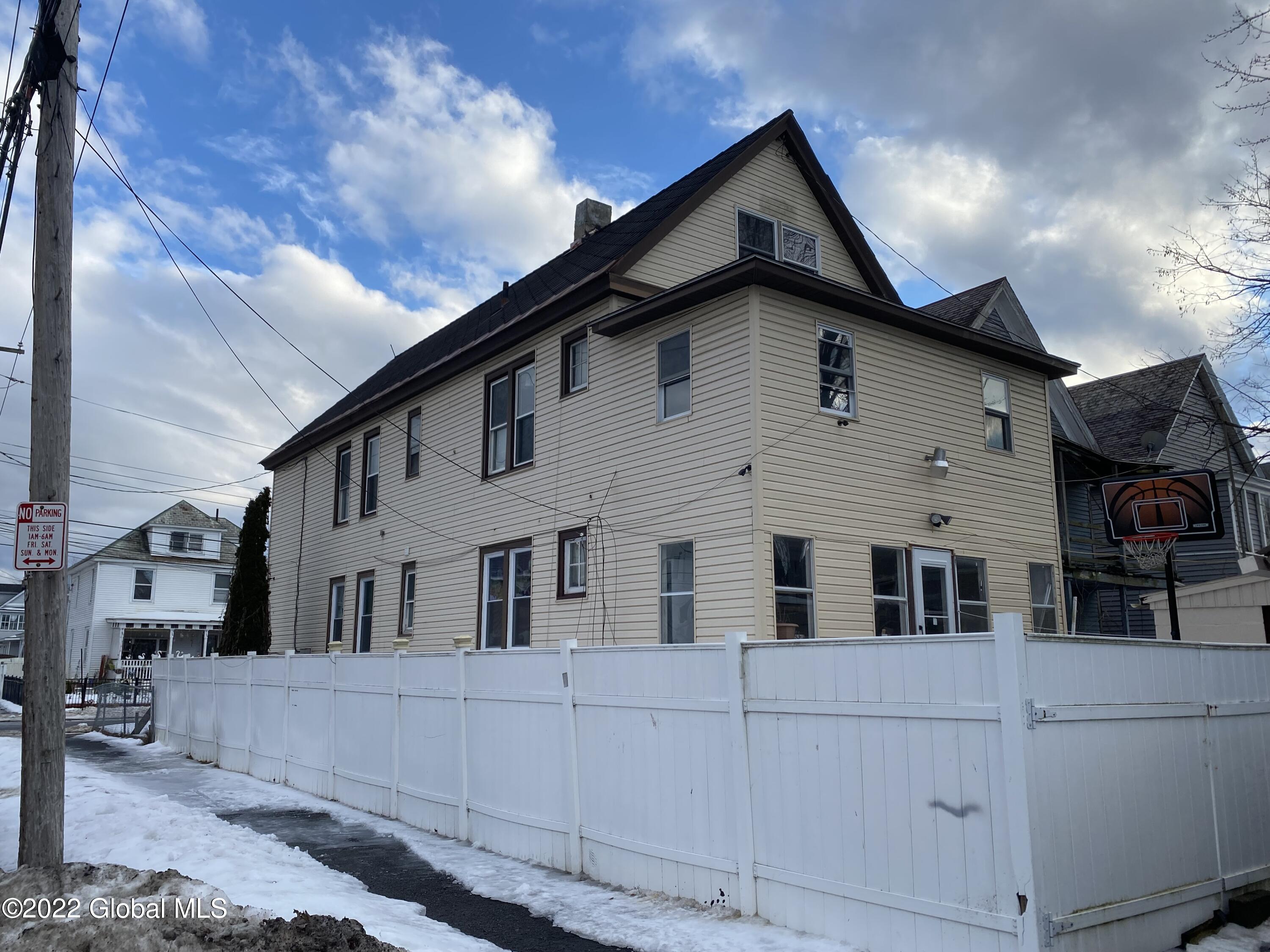 95 Division Street Schenectady, NY 12304 - Photo 3 of 16 IMG-3121