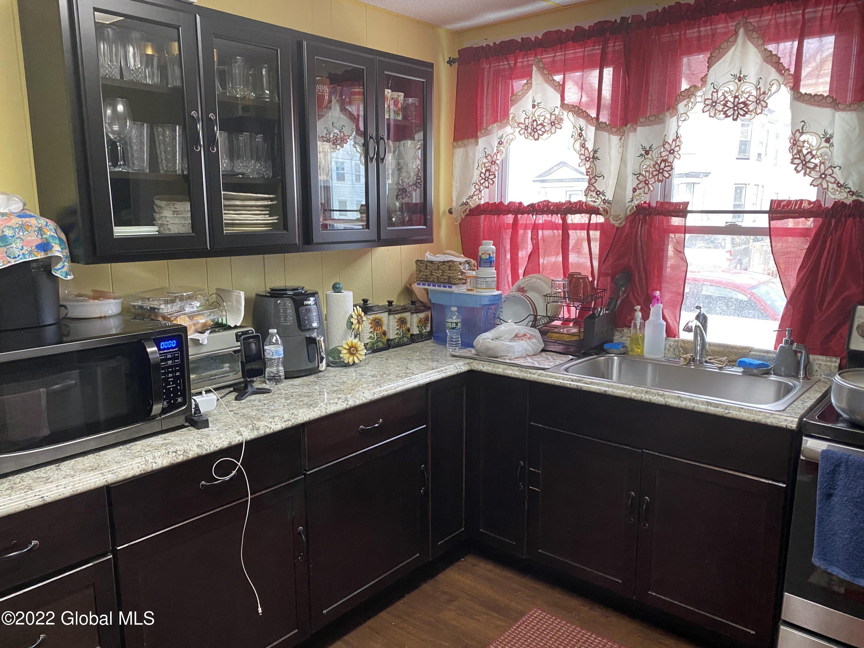 95 Division Street Schenectady, NY 12304 - Photo 6 of 16 IMG-3127