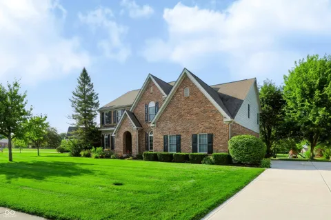 $735,000 | 8765 Lily Court, Zionsville, IN 46077