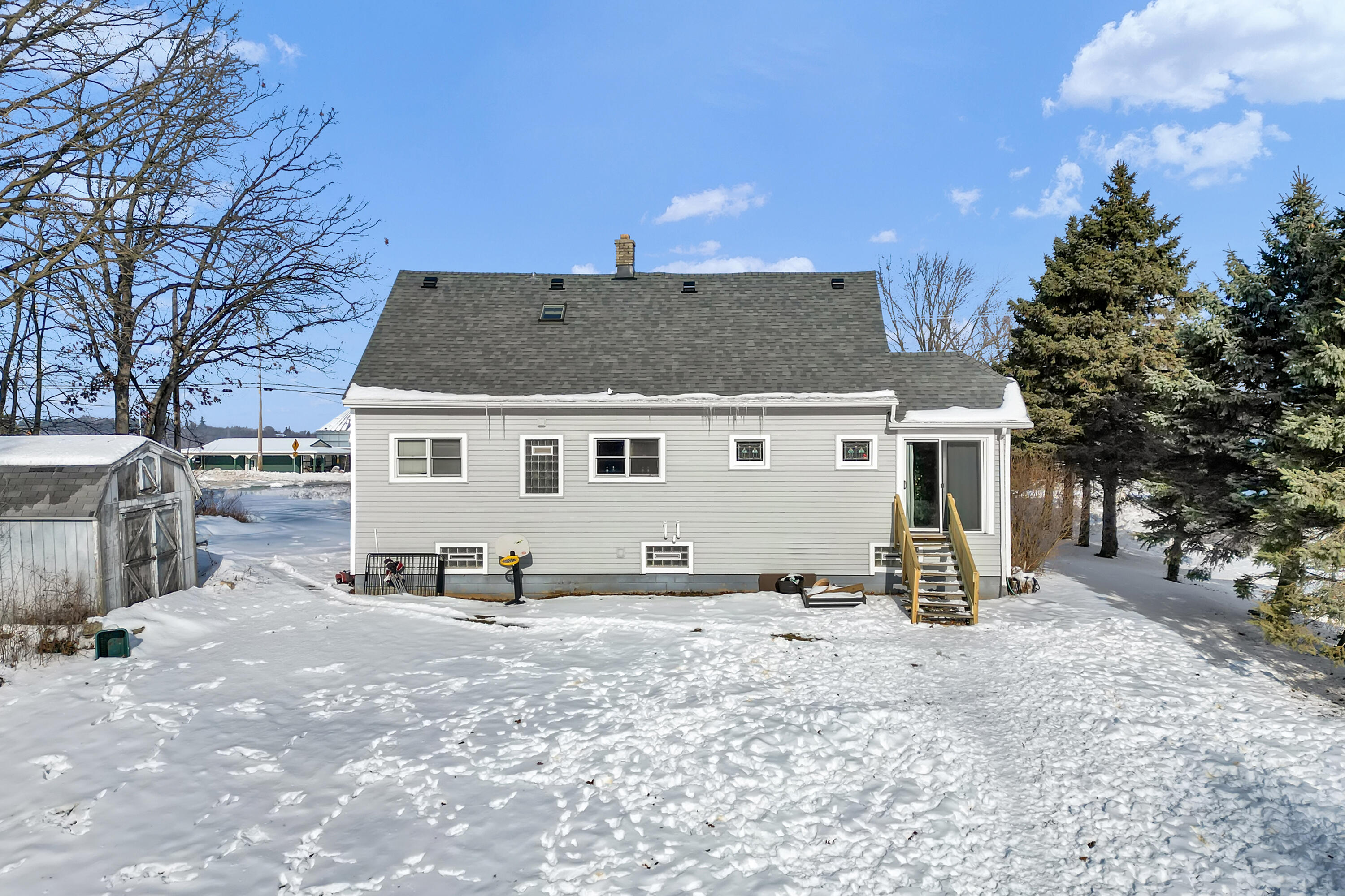 N56W18773 Silver Spring Drive Menomonee Falls, WI 53051 - Photo 8 of 11 N56W18773 Silver Spring Dr-8