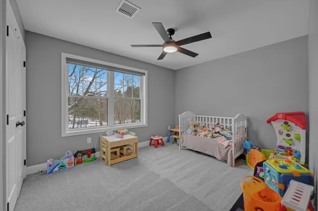 $569,900 | 711 Massachusetts Avenue, Unit 4, Lunenburg, MA 01462