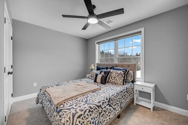 $569,900 | 711 Massachusetts Avenue, Unit 4, Lunenburg, MA 01462