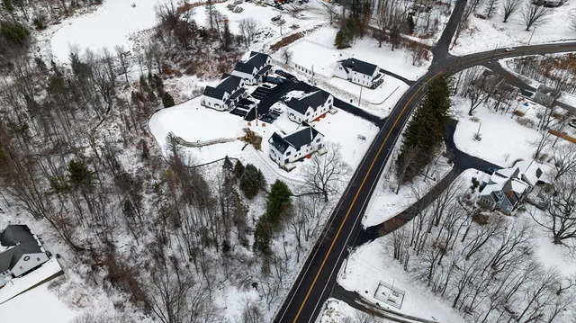 $569,900 | 711 Massachusetts Avenue, Unit 4, Lunenburg, MA 01462