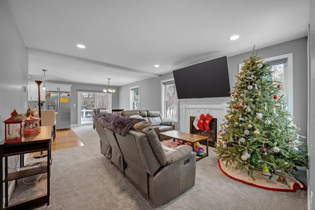 $569,900 | 711 Massachusetts Avenue, Unit 4, Lunenburg, MA 01462