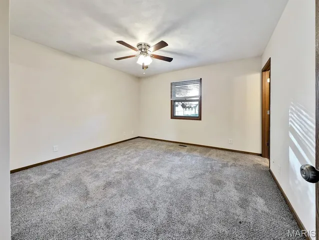 $269,900 | 114 Kenneth Drive, Troy, IL 62294