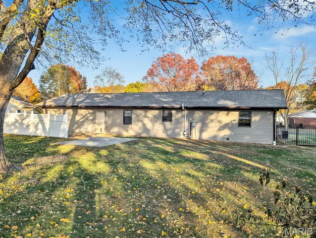 $269,900 | 114 Kenneth Drive, Troy, IL 62294