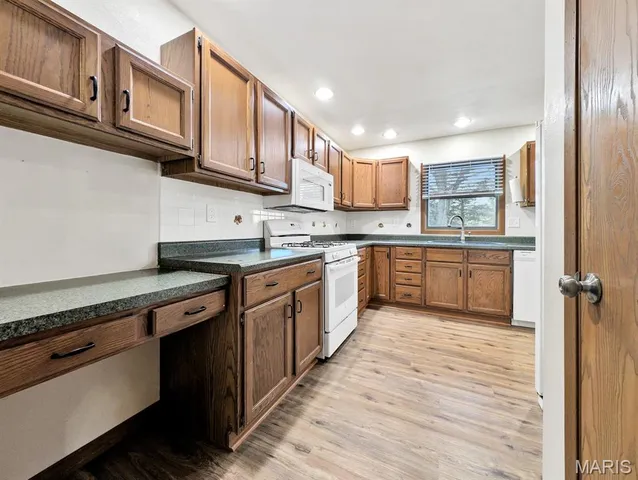 $269,900 | 114 Kenneth Drive, Troy, IL 62294