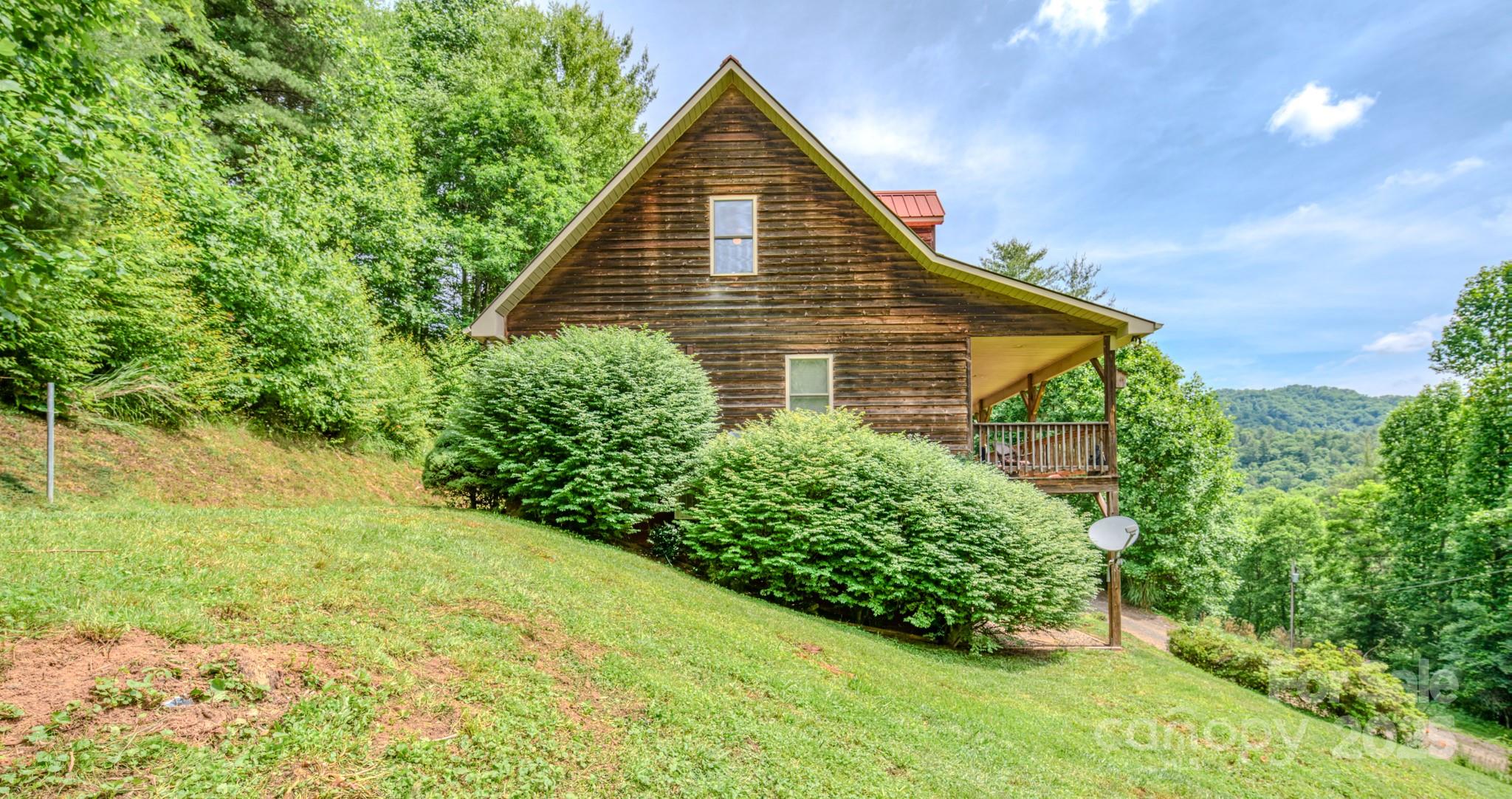 8851 Grapevine Road Marshall, NC 28753 - Photo 30 of 32 Gallery Image 30