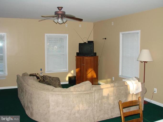 4525 Samuels Pine Road Chantilly, VA 20151 - Photo 2 of 4 Family Room