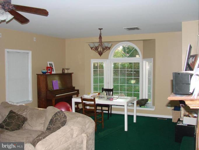 4525 Samuels Pine Road Chantilly, VA 20151 - Photo 3 of 4 Dining Area