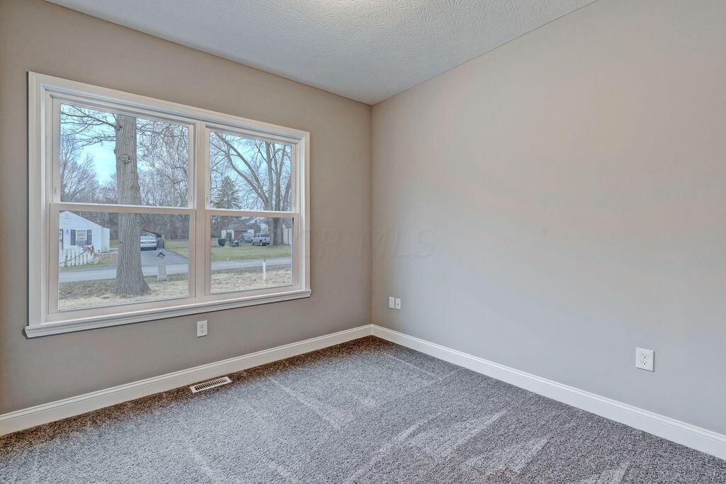 2550 Claridon Road Columbus, OH 43231 - Photo 7 of 24 2550ClaridonRoad_Hommati102-19