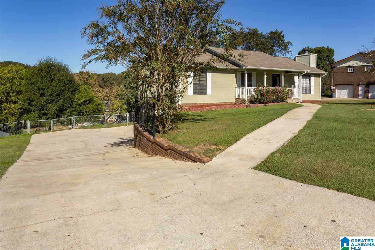 1350 Suncrest Road Bessemer, AL 35020 - Photo 3 of 32