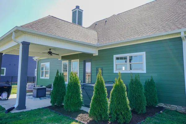 $749,900 | 529 Clearview Road, Cottontown, TN 37048