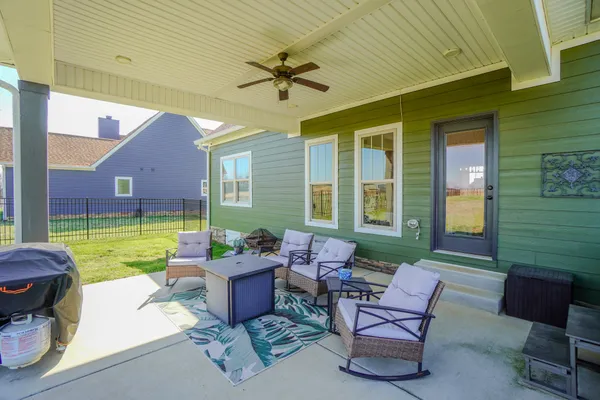 $749,900 | 529 Clearview Road, Cottontown, TN 37048