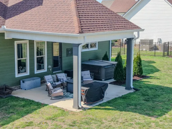 $749,900 | 529 Clearview Road, Cottontown, TN 37048