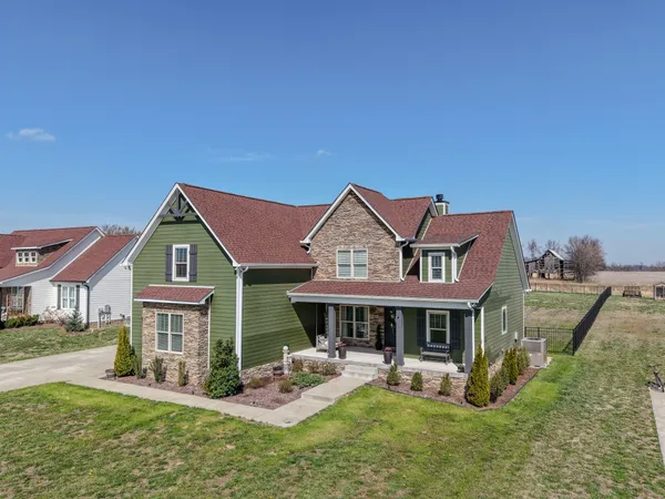 $749,900 | 529 Clearview Road, Cottontown, TN 37048