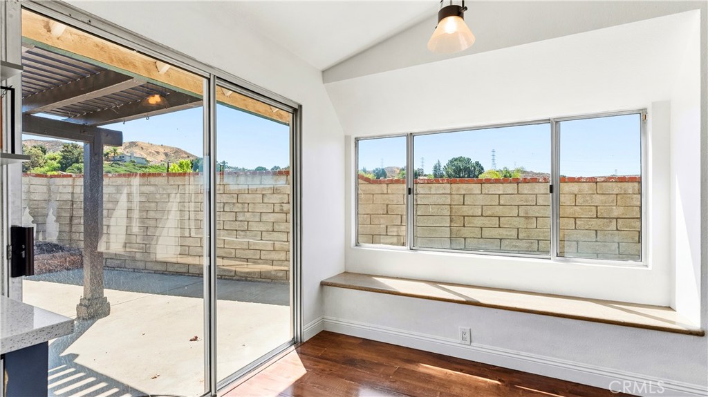 28924 Raintree Lane Saugus, CA 91390 - Photo 16 of 47