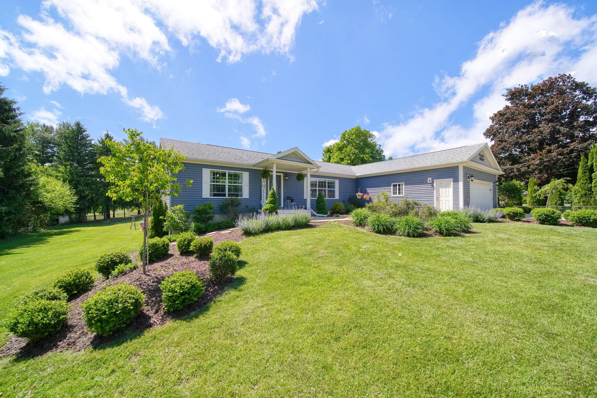 142 South Harrington Road Parma, MI 49269 - Photo 4 of 70 6-web-or-mls-DSC05562_HDR