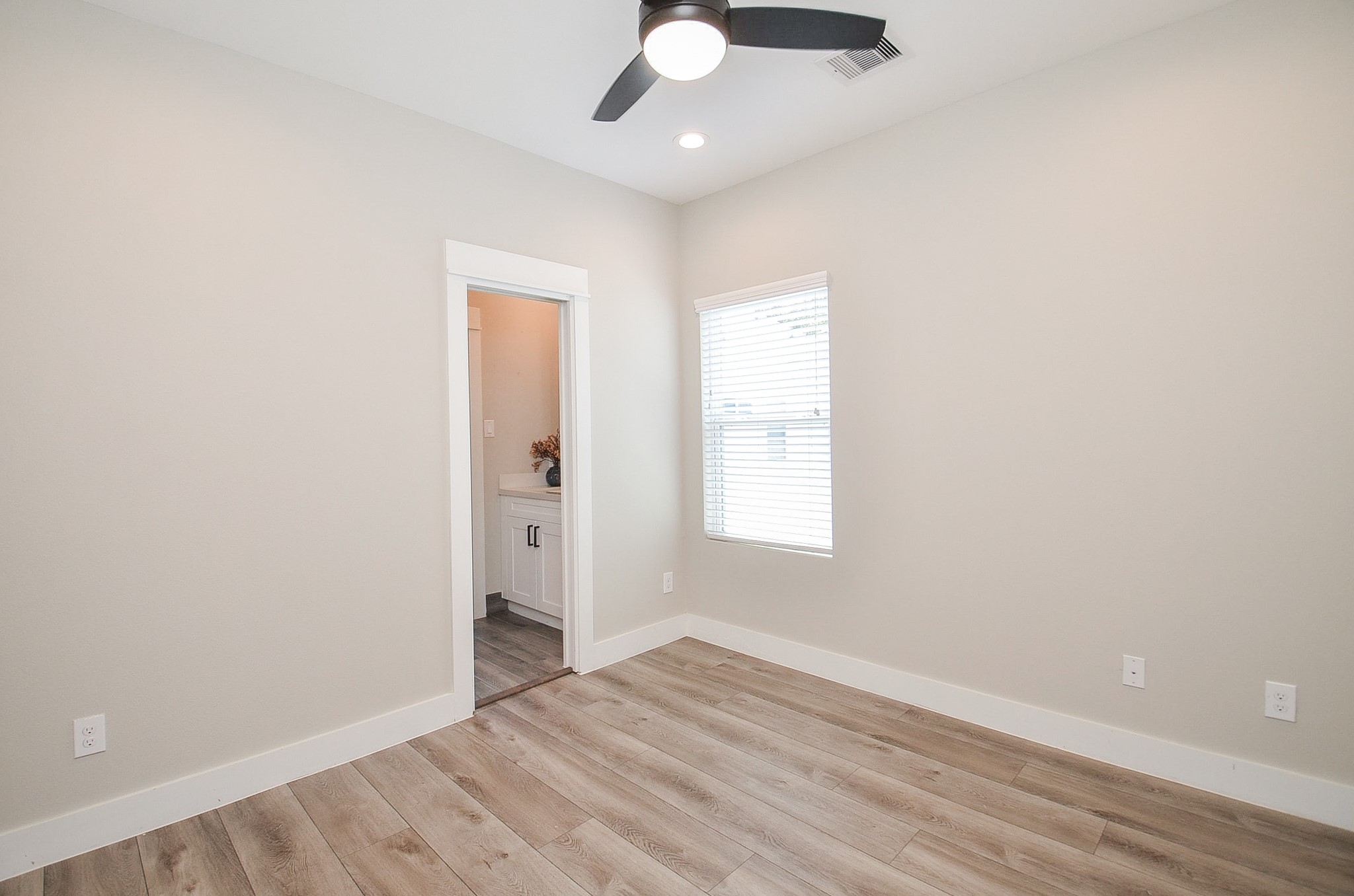 1223 West Tidwell Road Houston, TX 77091 - Photo 23 of 30 Gallery Image 23