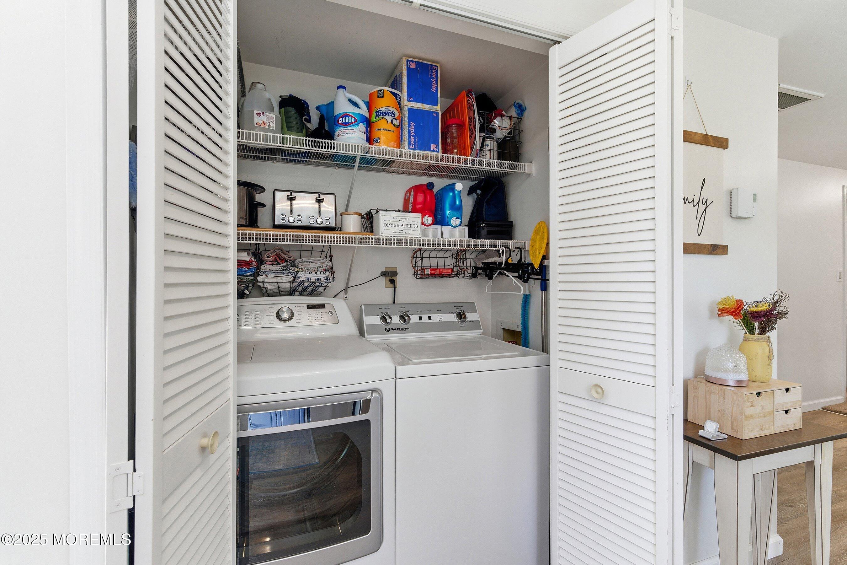 145 Cassville Road Jackson, NJ 08527 - Photo 20 of 35 a utility room with dryer and washer