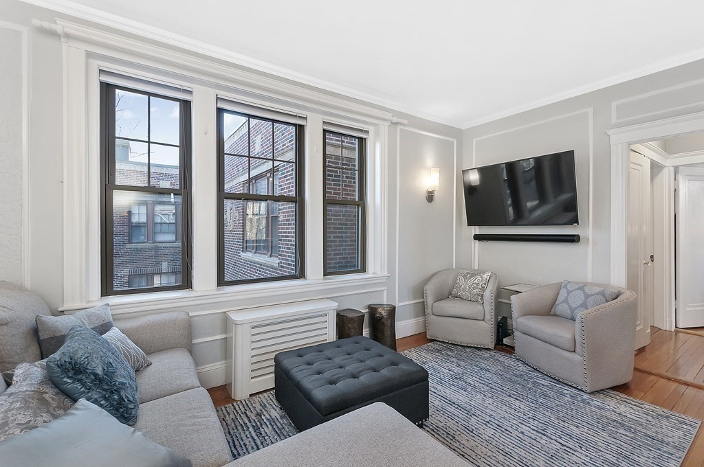 31 Winslow Road, Unit 5 Brookline, MA 02446 - Photo 3 of 21
