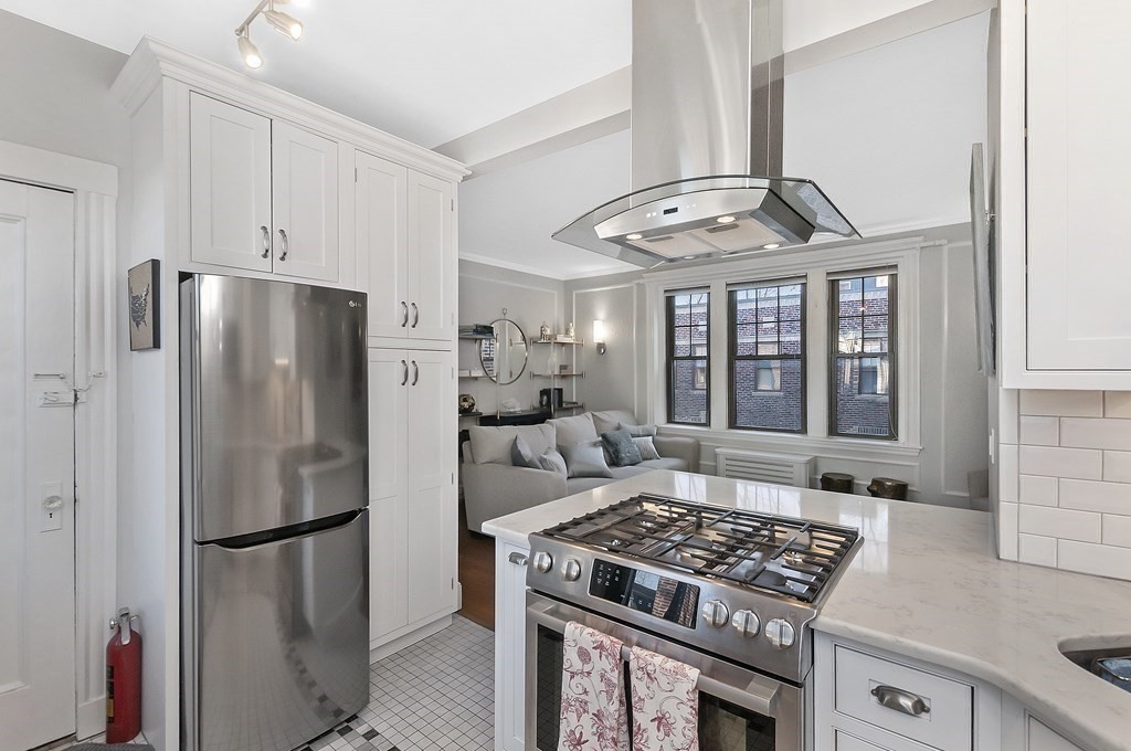 31 Winslow Road, Unit 5 Brookline, MA 02446 - Photo 8 of 21