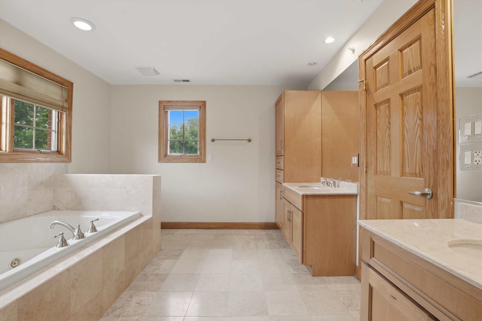1825 South Fairview Avenue Park Ridge, IL 60068 - Photo 22 of 40