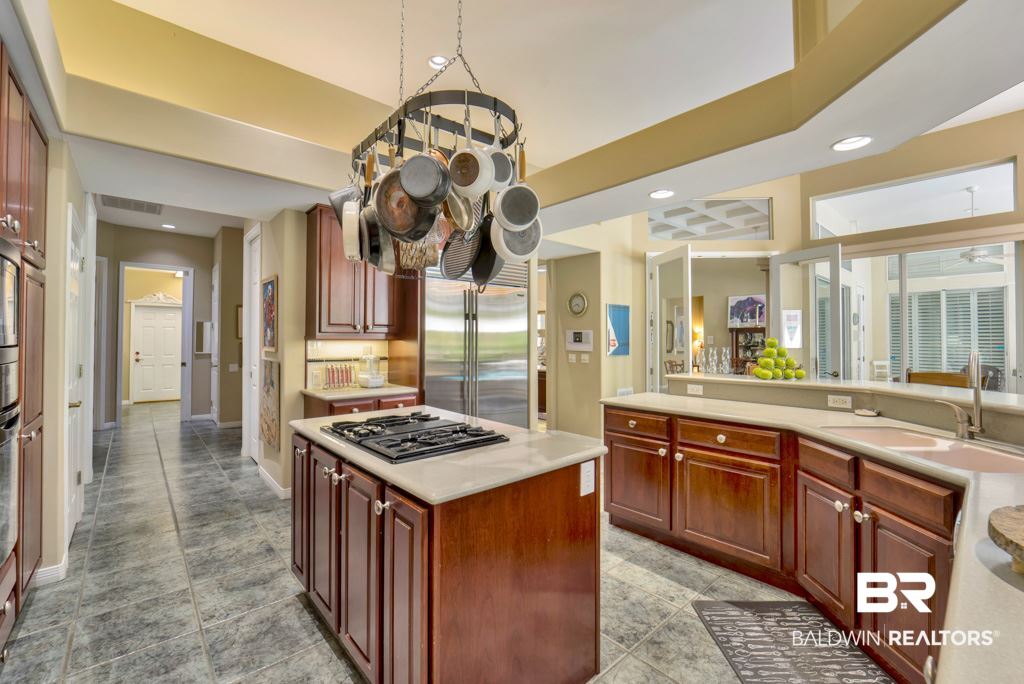 104 Crofton Court Fairhope, AL 36532 - Photo 14 of 40 Kitchen Island