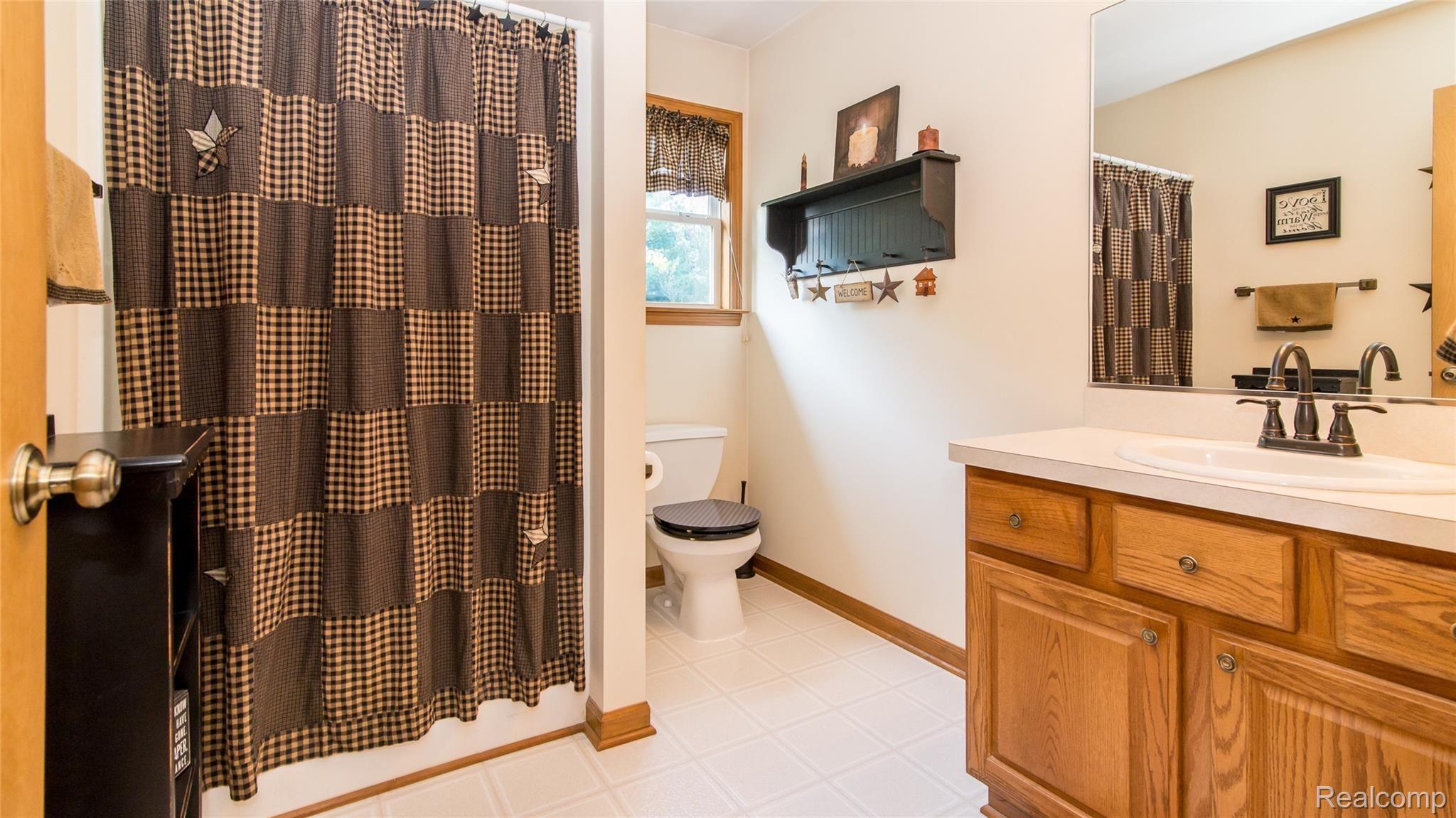 8918 Buchanan Road Brighton, MI 48116 - Photo 24 of 30 030_13.jpg