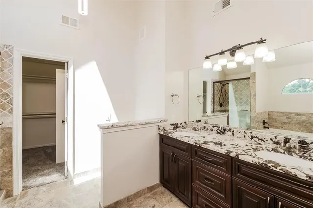 $3,095 | 6603 West 156th Street, Overland Park, KS 66223