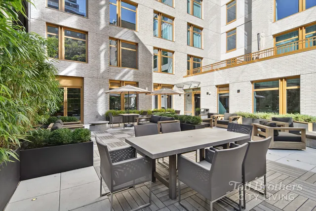 $3,200,000 | 218 West 103rd Street, Unit 12B | Upper West Side