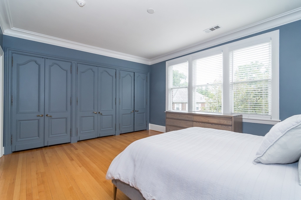44 Rawson Road, Unit 2 Brookline, MA 02445 - Photo 10 of 29