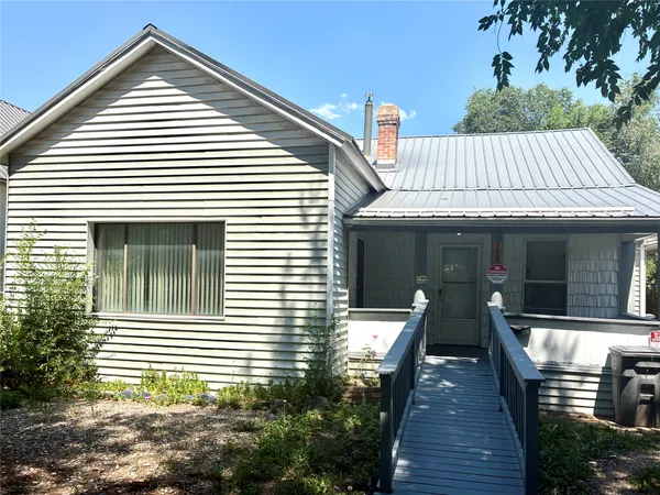 $325,000 | 706 Lincoln Avenue, Las Vegas, NM 87701