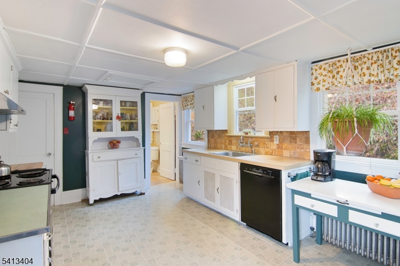 43 Estling Lake Road Denville, NJ 07834 - Photo 6 of 24