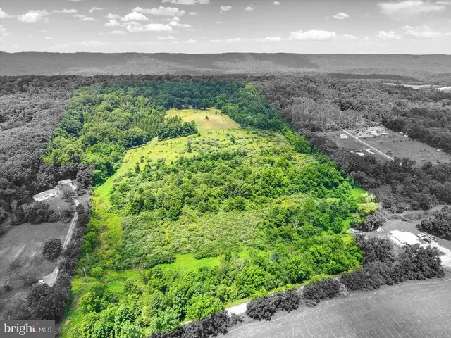 $625,000 | 241 Tobias Drive, East Waterford, PA 17021