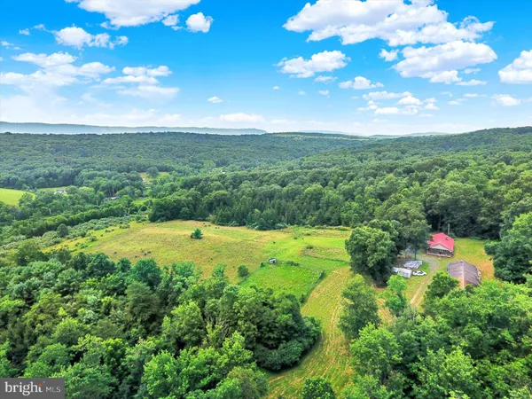 $600,000 | 241 Tobias Drive, East Waterford, PA 17021