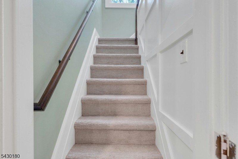56 Highwood Road Denville, NJ 07834 - Photo 19 of 36