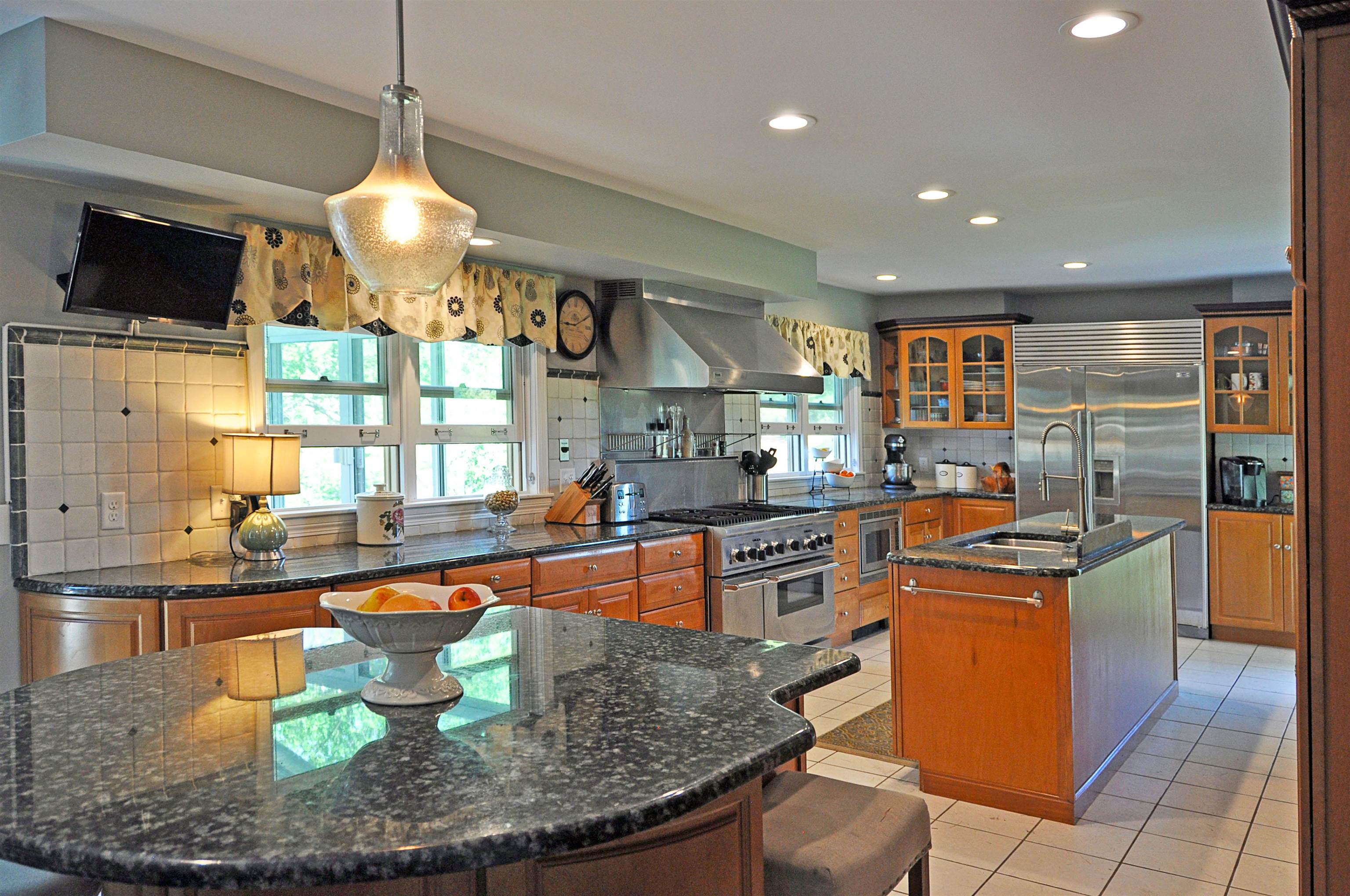 410 Pond Brook Road Colchester, VT 05446 - Photo 3 of 40 Gallery Image 3